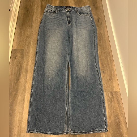 Hollister Ultra HW Baggy Jeans - Picture 3 of 4